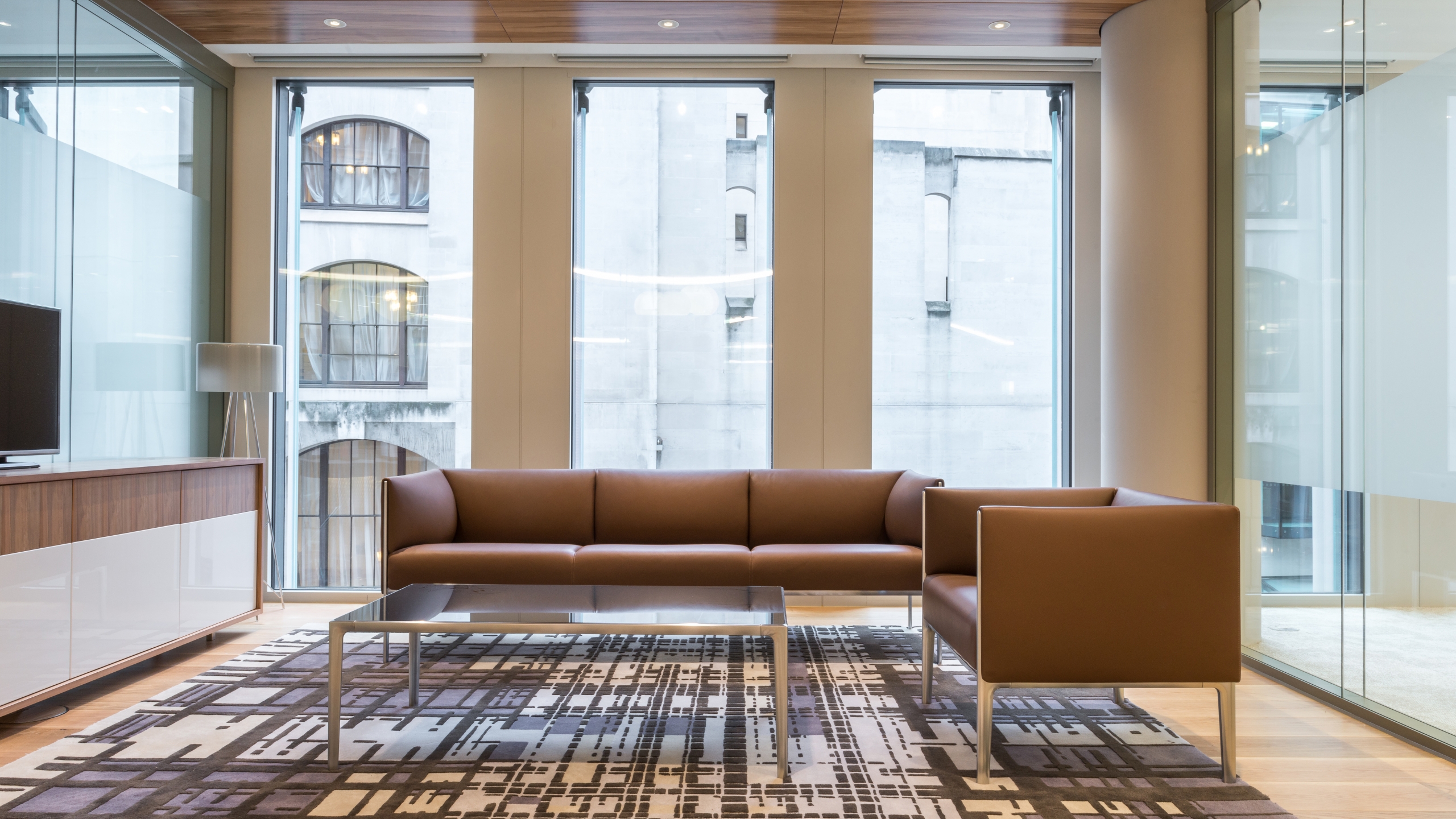 Hunters Established & Independent Furniture Consultancy Mizuho